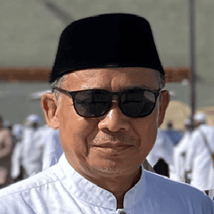 Bpk Ridwan Memberikan testimonial terhadap kenyamanan Travel Umroh Bersama Artha Travelindo Madani